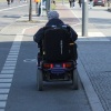 Pflege in Deutschland im Notzustand seniorin im elektro rollstuhl