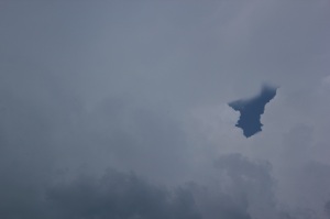 wolkenverhangener himmel