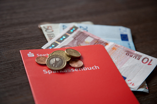 Vorschusszinsen | Strafzinsen bei Sparbüchern