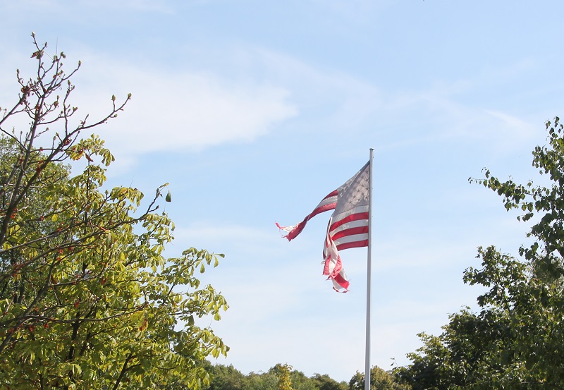 Zerfledderte US Flagge