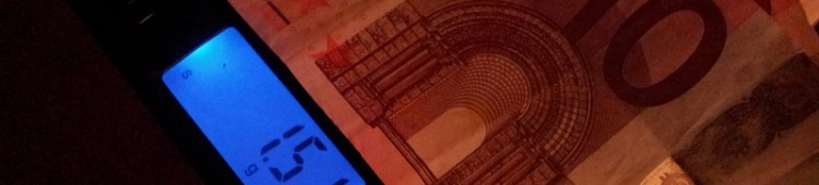 Inflation, Zinsen und die Börse Geld auf Waage