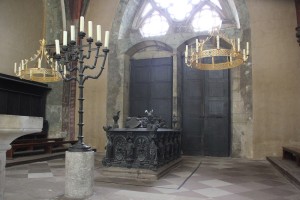 Sarg des Bischofs Marienkapelle