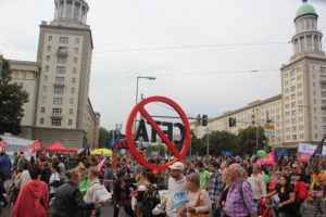 ceta-demo-berlin-symbolisch