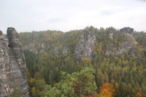 felsen-um-burg-und-bastei