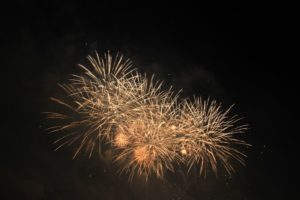feuerwerk-goldregen-gross