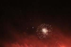 feuerwerk-roter-nebel