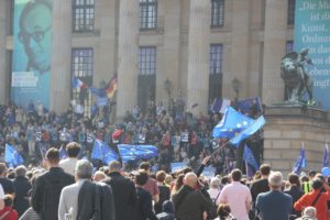Frankreich bleibt in der EU - Pulse of Europe Demo Berlin