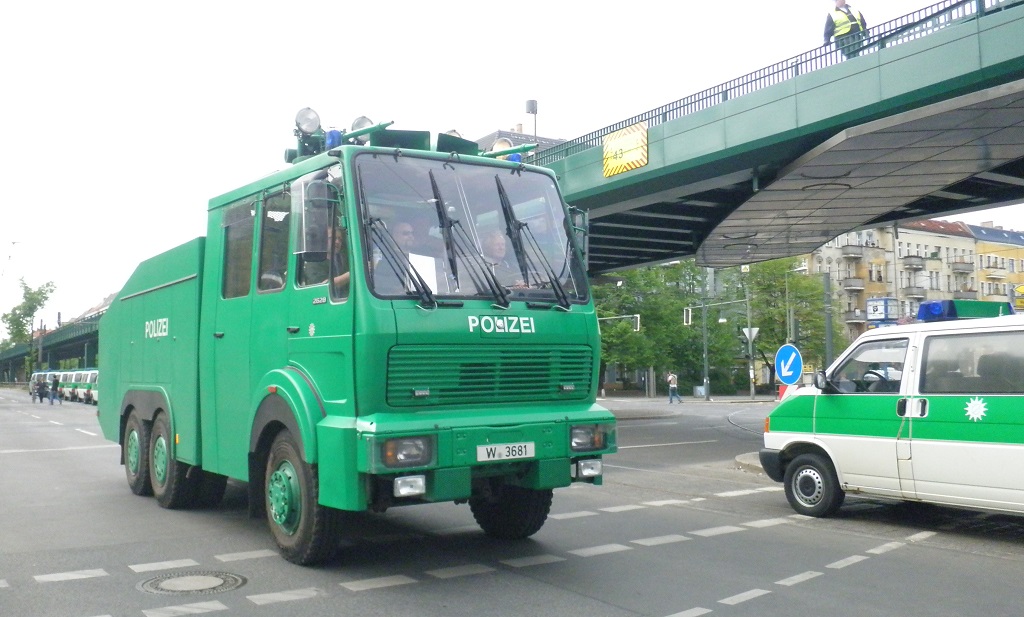 Wasserwerfer Polizei