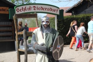 Ritter in Ruestung Ritterfest Diedersdorf