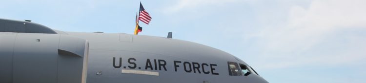 NATO Beitrag steigern? US Air Force Fahne USA Deutschland