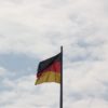 Regierung zerstört die Zivilgesellschaft Deutsche Fahne