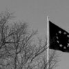EVP – Konservative in Europa und die Faschisten Schwarze Europaflagge