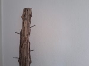 Garderobenstaender aus Holz